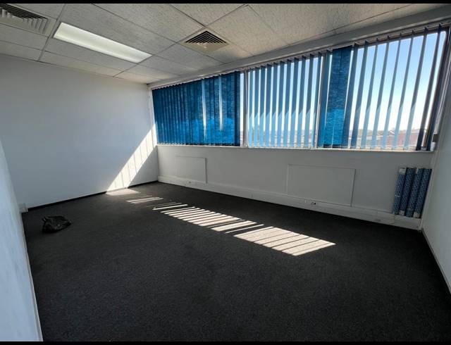 180M² OFFICE TO LET IN STRIJDOMPARK